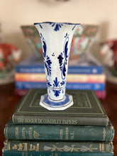 Delft Blue & White Bud Base